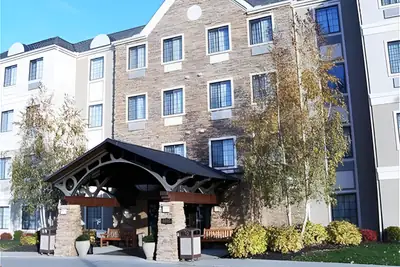 Hotel exterior with covered entrance