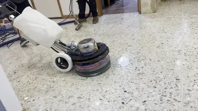Floor machine polishing tile