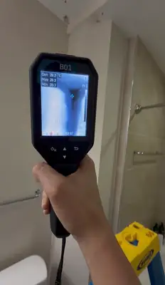 Thermal camera scanning a wall
